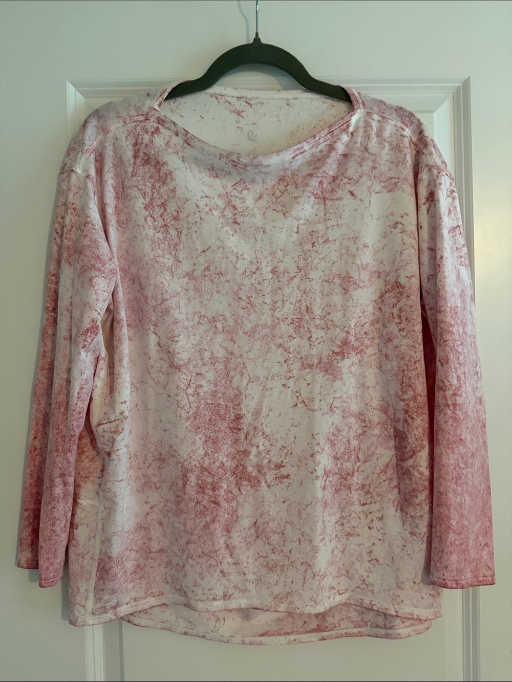 Lululemon back in action shirt